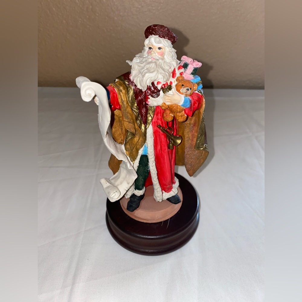 Vintage Seymour Mann The Christmas Collection Musical Old World Santa Figurine